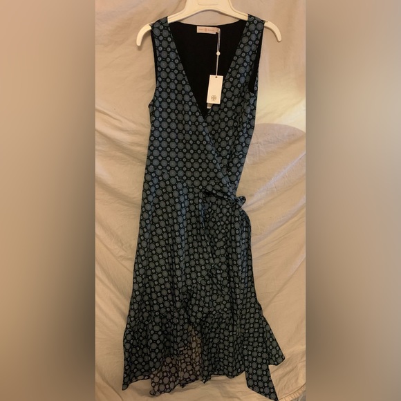 ✨⚡️💥 TORY BURCH Ruffle Wrap Black Batik Medallion Dress NWT - Picture 7 of 9